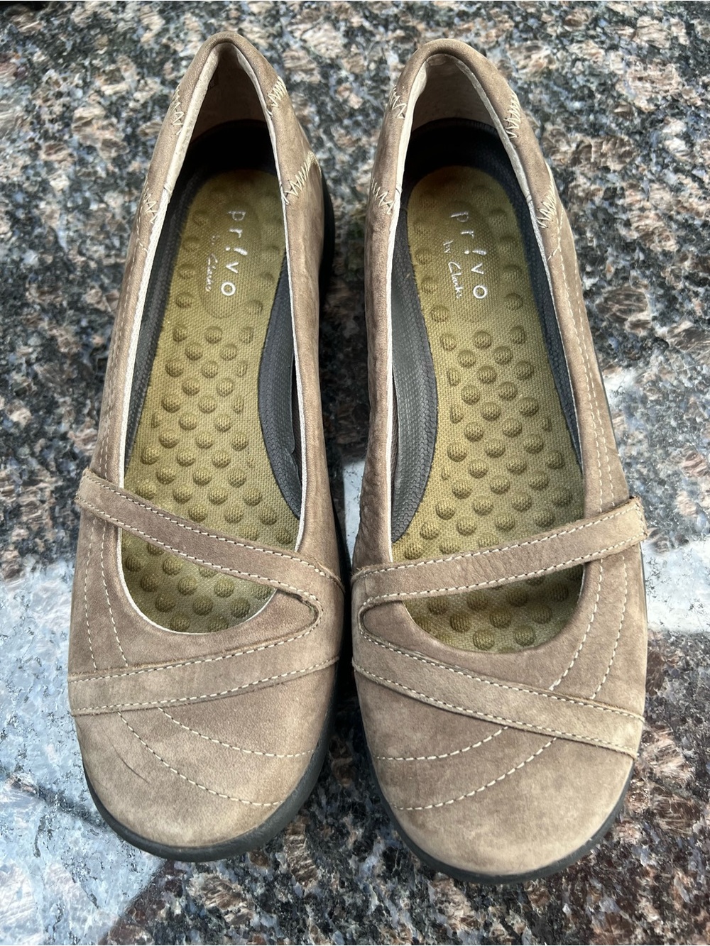 Privo by Clarks Taupe Mary Jane leather Comfort Flats size 7.5